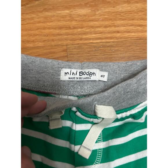 Mini Boden Boys Stripped Green Shorts Size 4. - Picture 2 of 3
